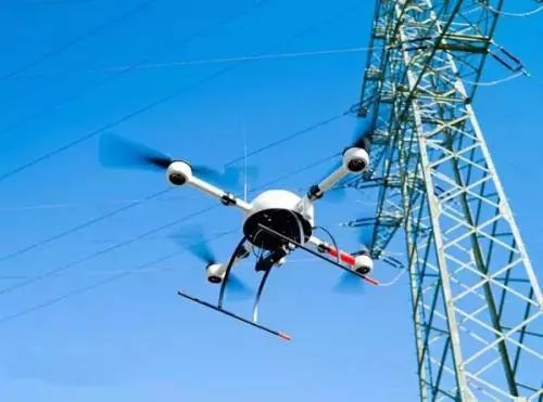 我局無(wú)人機首次在航空禁飛區執行電力巡檢任務(wù)喜獲成功