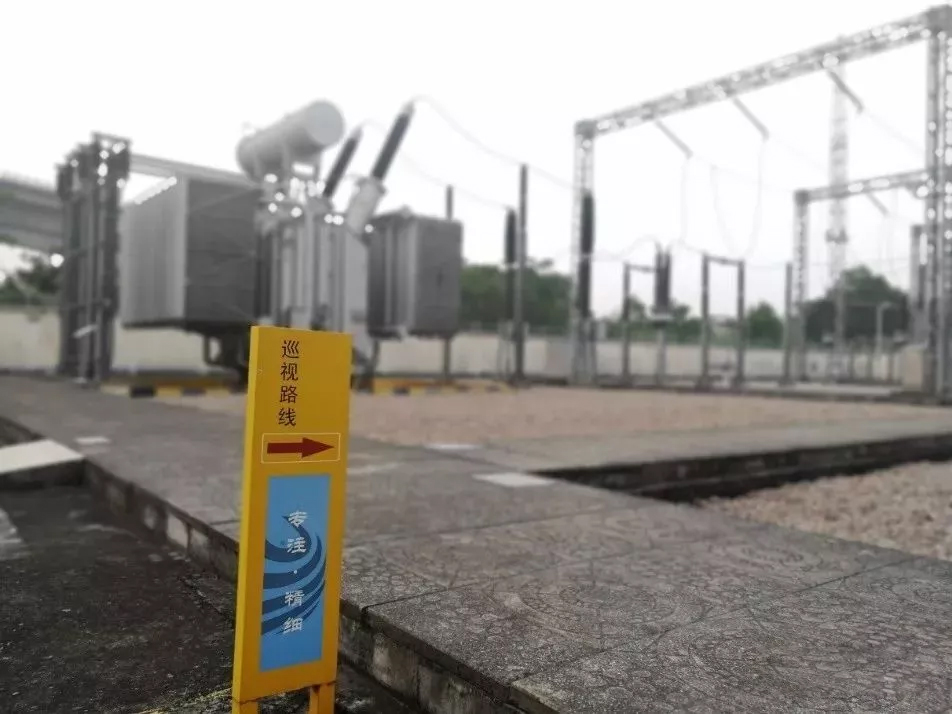 鐵路變配電所無(wú)人值守遠距離視頻監控系統好還是電力巡檢機器人好?