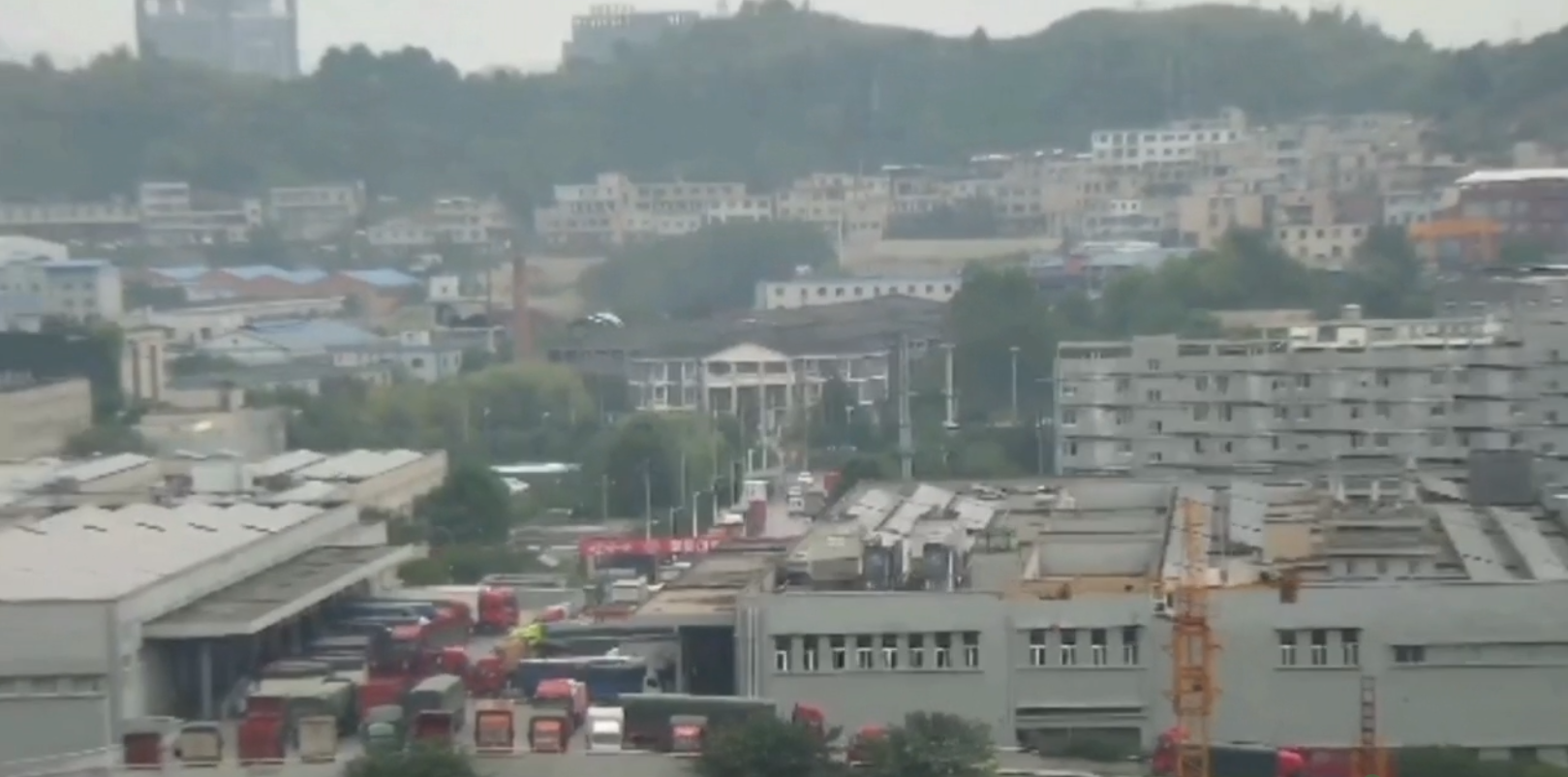智慧城市邊境防控預警系統采用熱成像雙光譜球型轉臺攝像機性?xún)r(jià)比翻倍